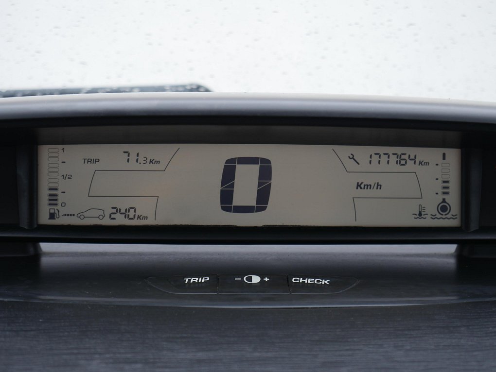 Citroën C4 1.4i 