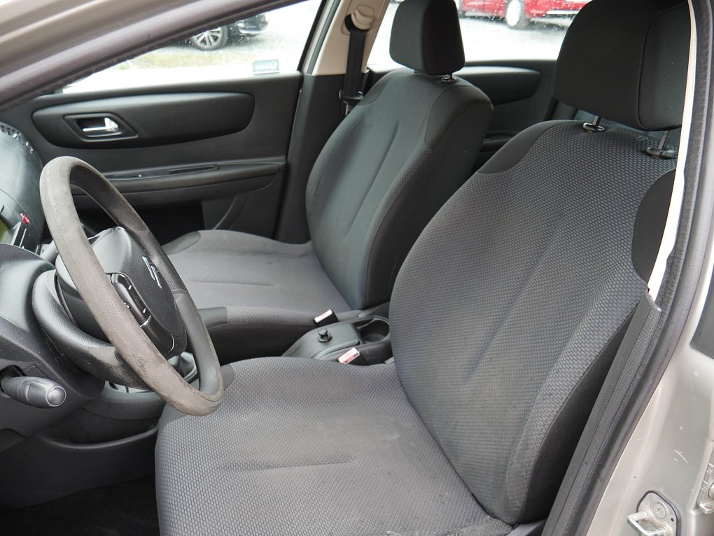 Citroën C4 1.4i 