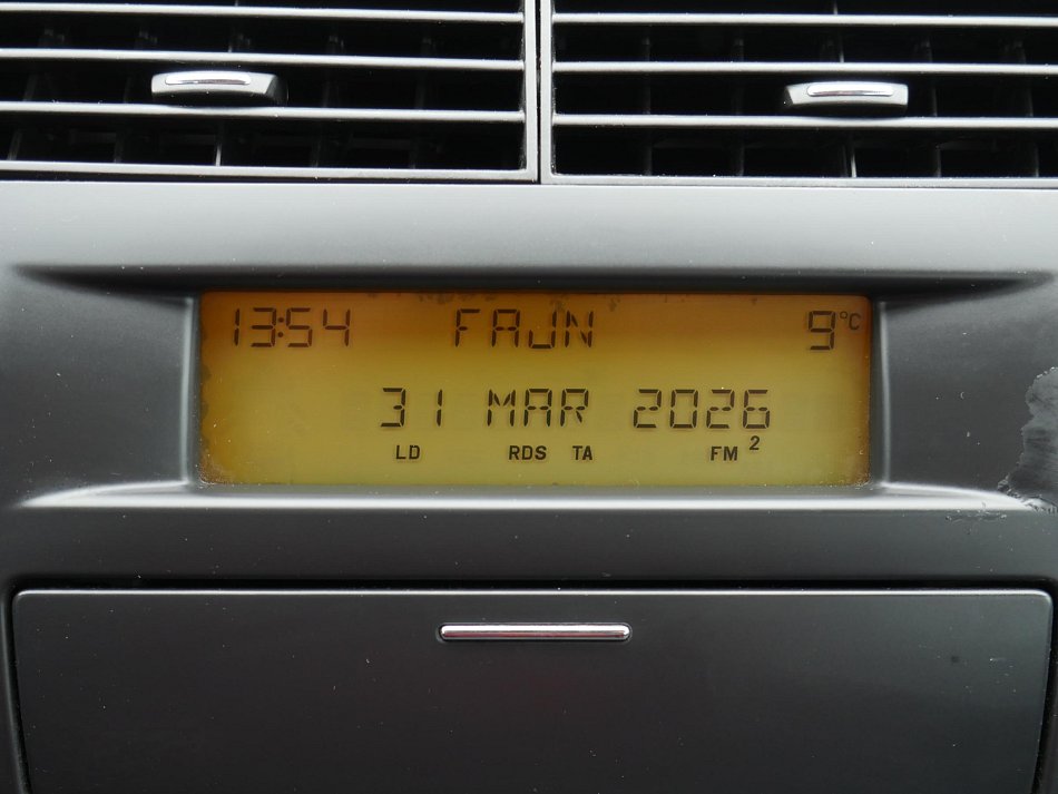Citroën C4 1.4i 