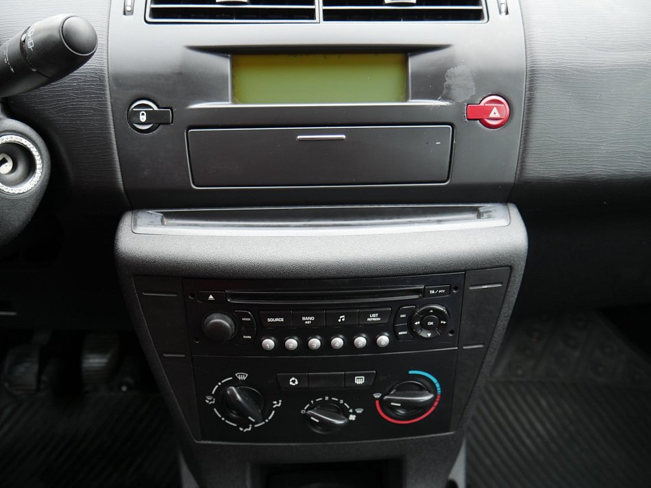 Citroën C4 1.4i 
