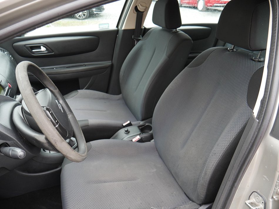 Citroën C4 1.4i 