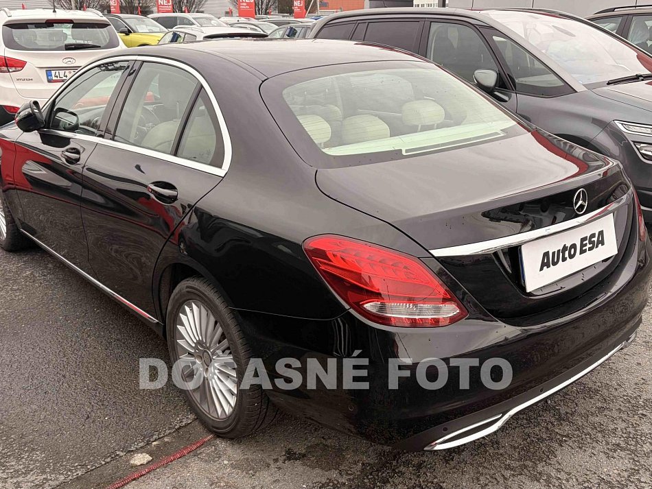 Mercedes-Benz Třída C 1.8i 