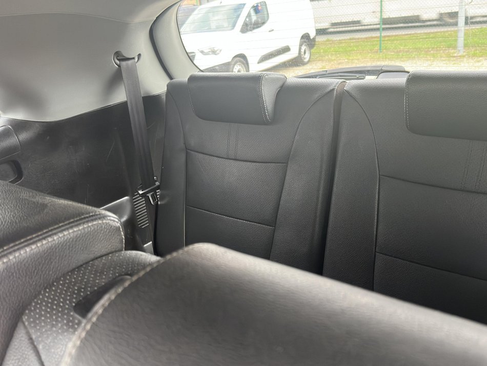Kia Sorento 2.2CRDi  4x4, 7míst