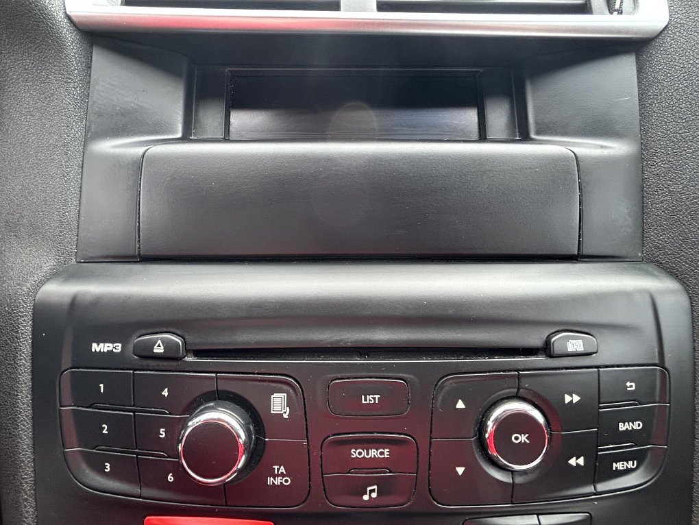 Citroën C4 1.4i 
