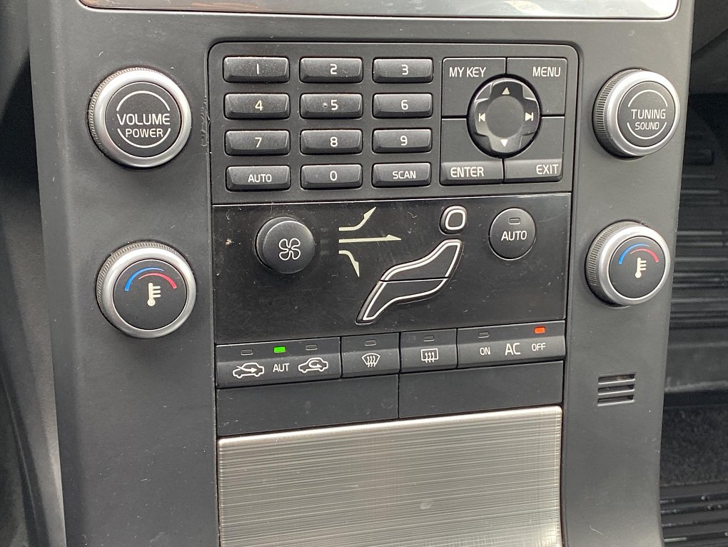 Volvo V70 2.4 D Momentum
