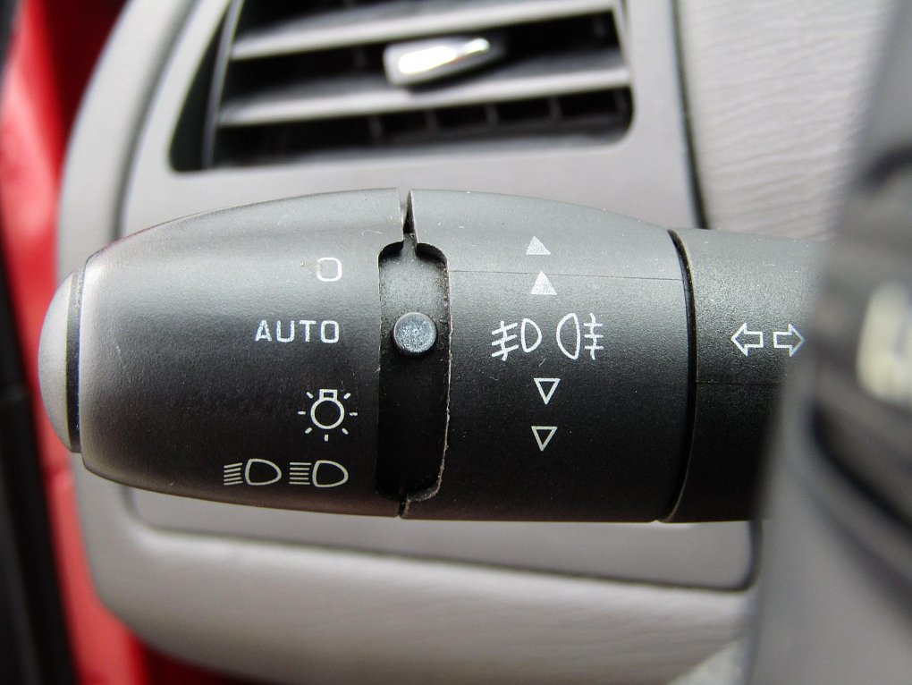 Citroën C4 1.4i 