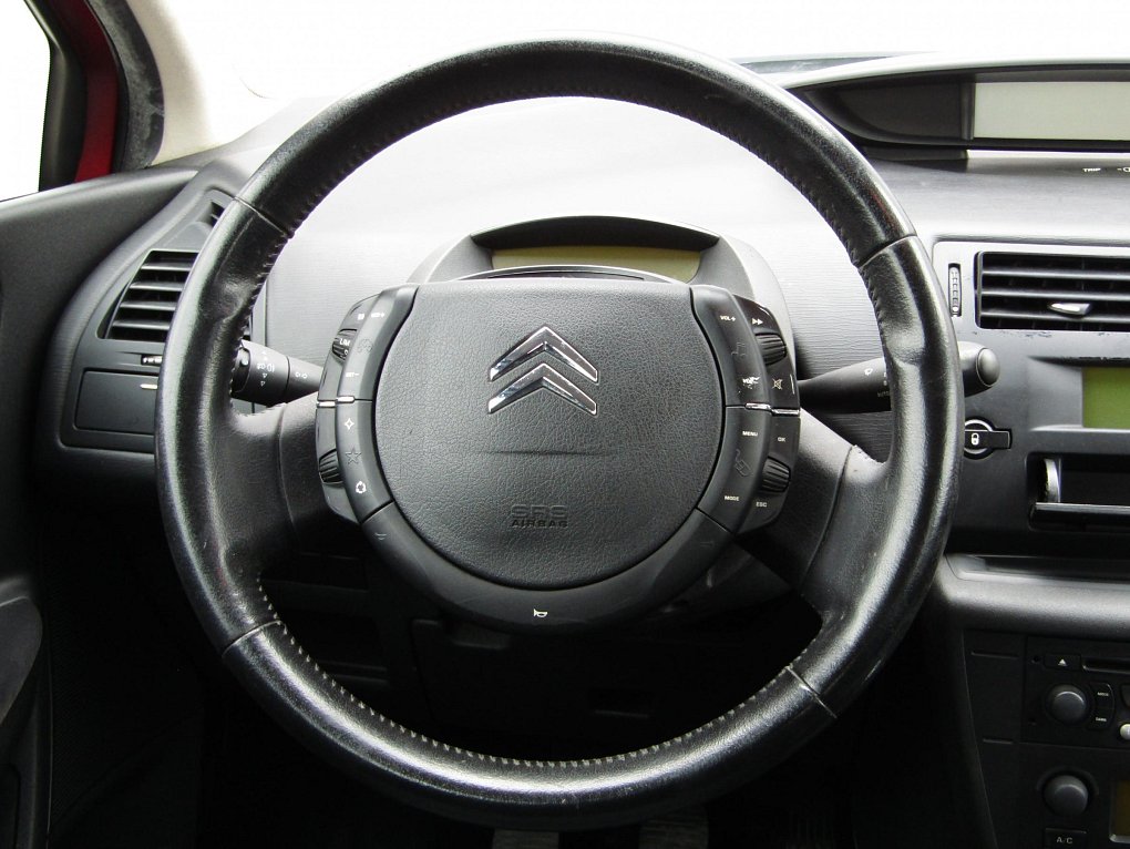 Citroën C4 1.4i 