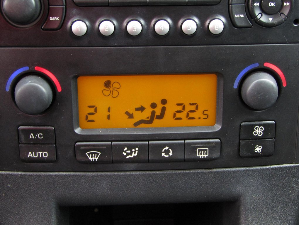 Citroën C4 1.4i 