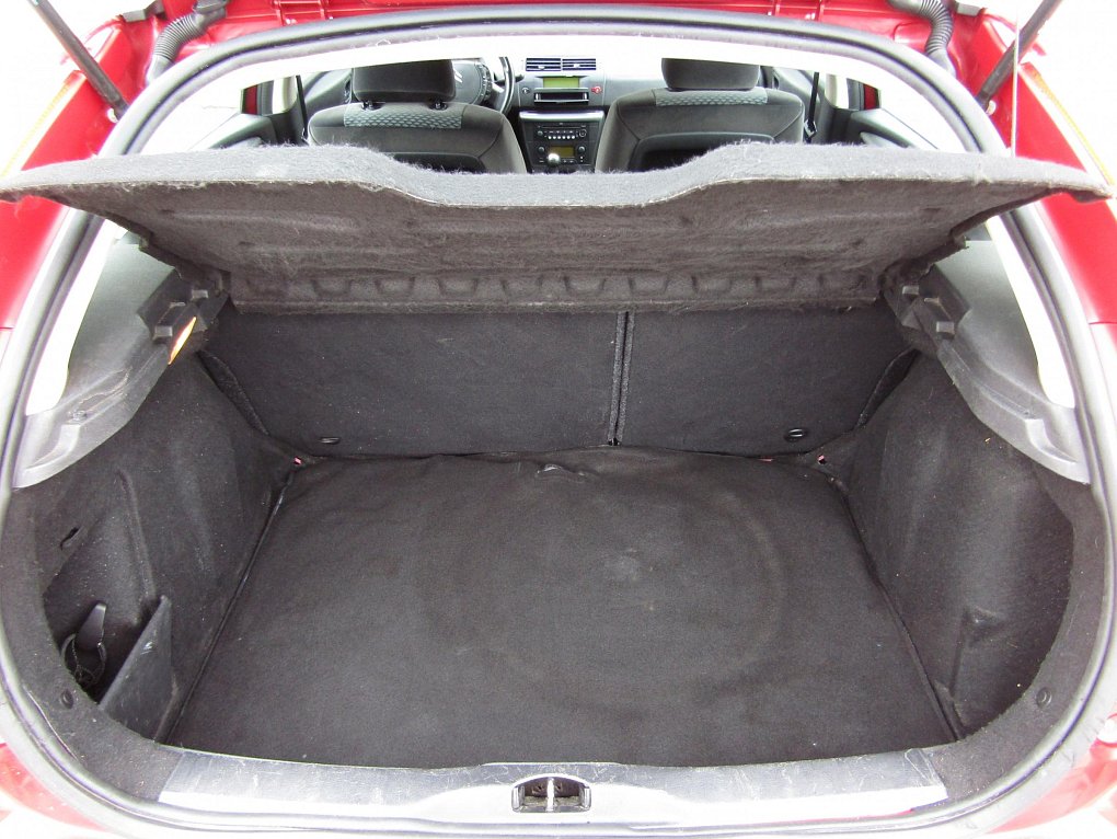 Citroën C4 1.4i 
