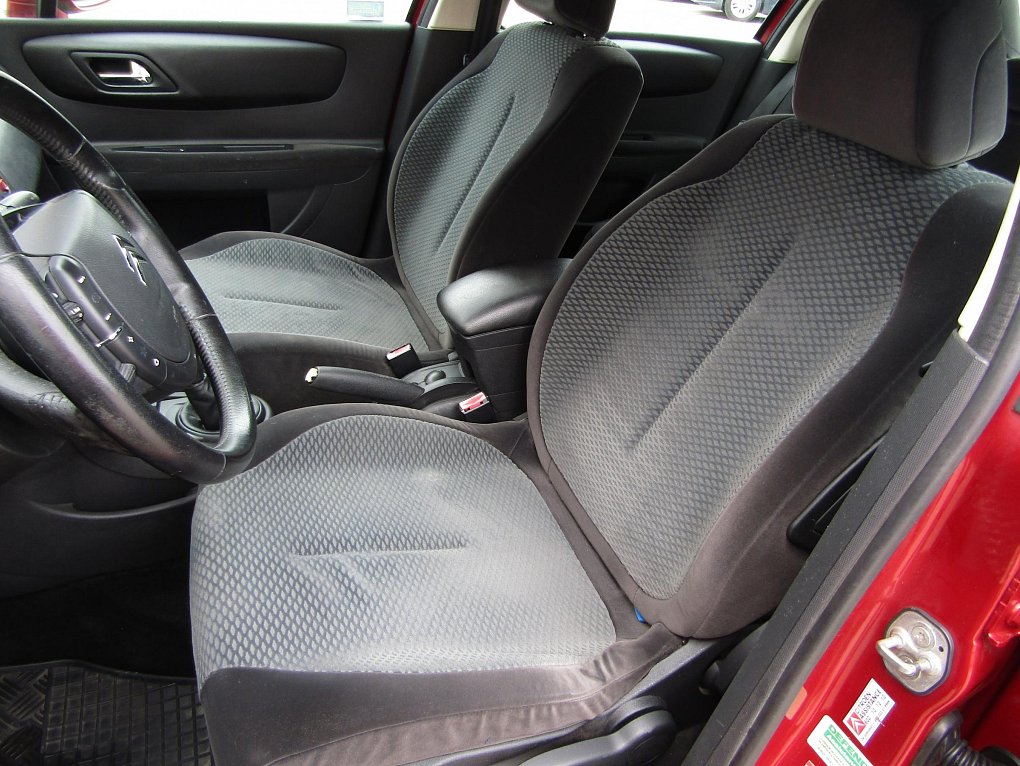 Citroën C4 1.4i 