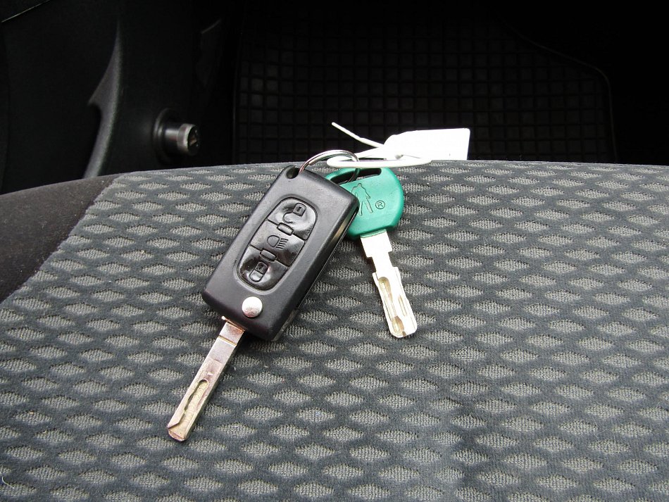 Citroën C4 1.4i 