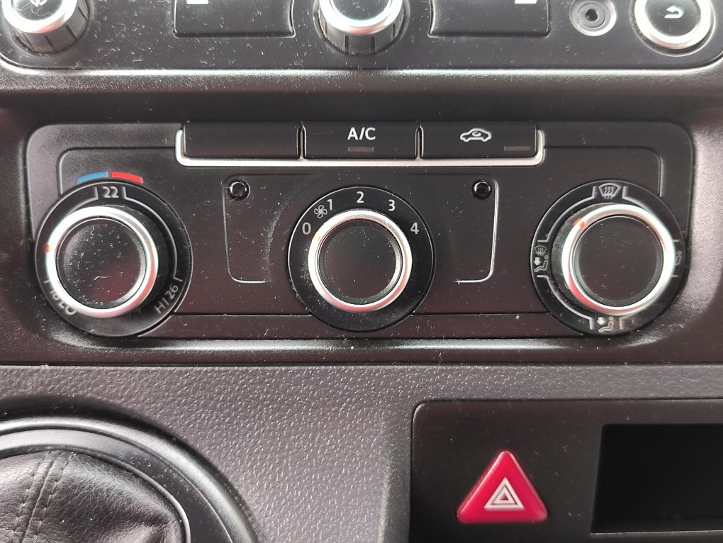 Volkswagen Transporter 2.0TDi  L2H2