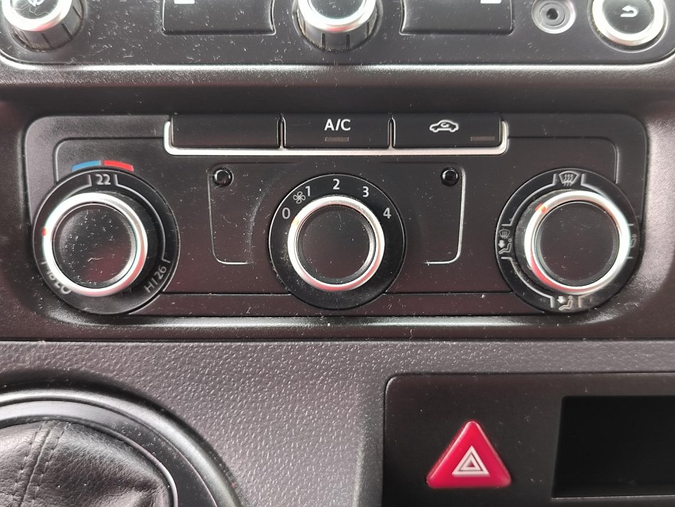 Volkswagen Transporter 2.0TDi  L2H2