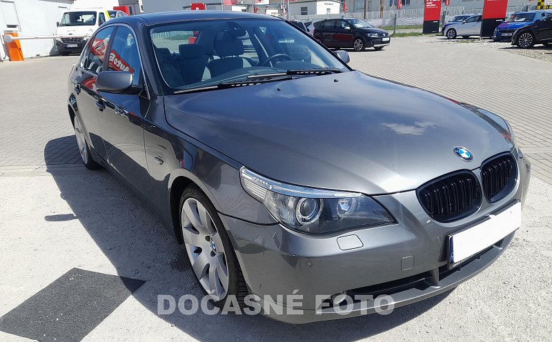 BMW Řada 5 2.5i  523i