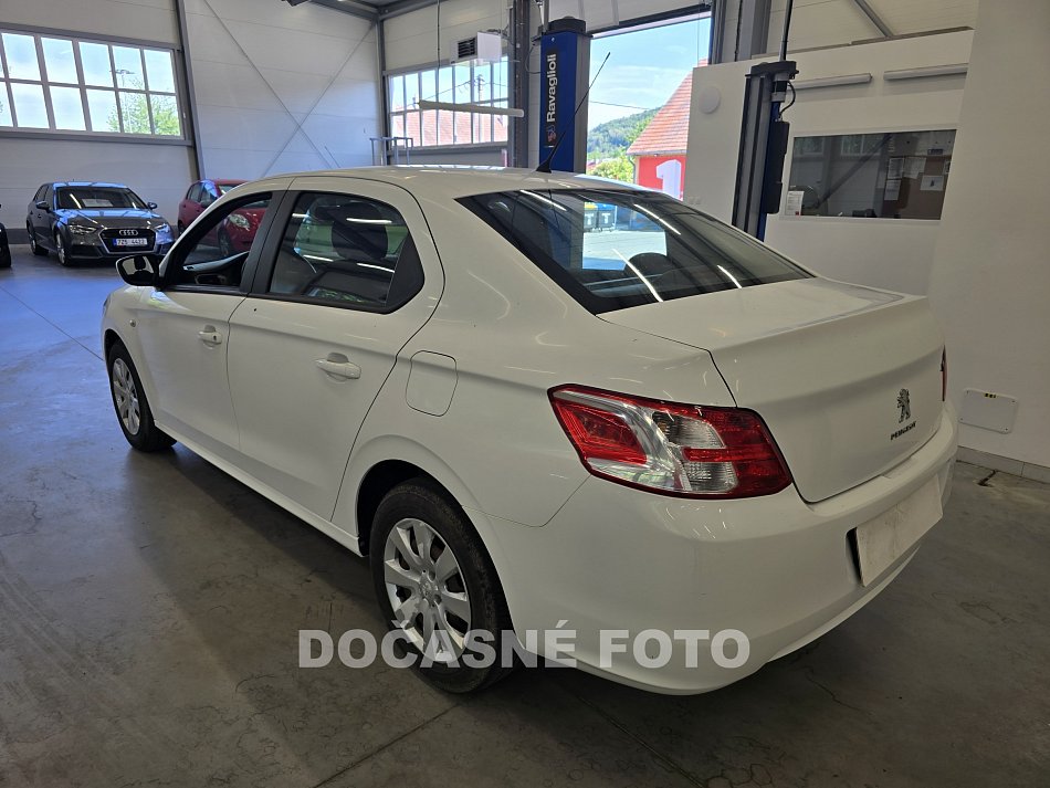 Peugeot 301 1.6i 