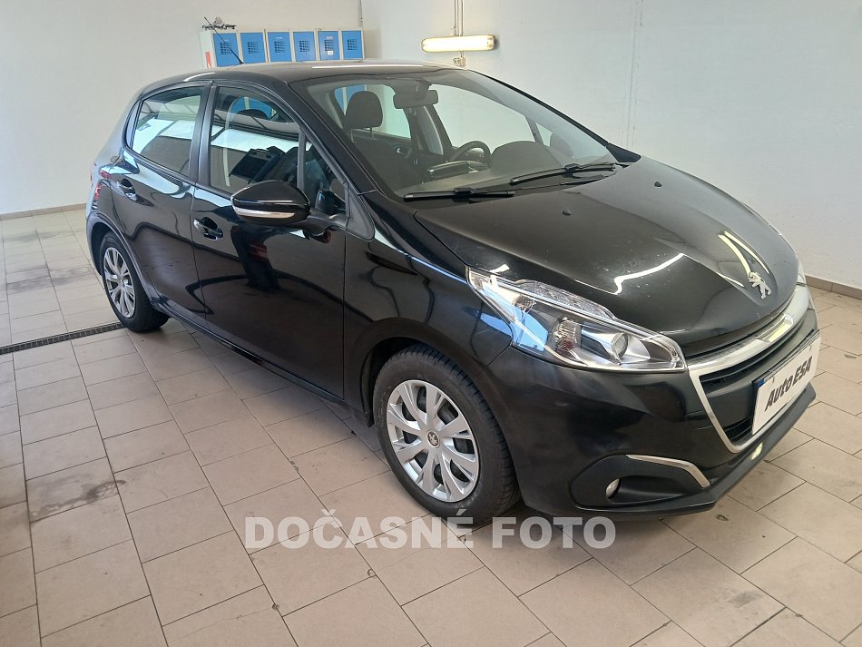 Peugeot 208 1.2i 