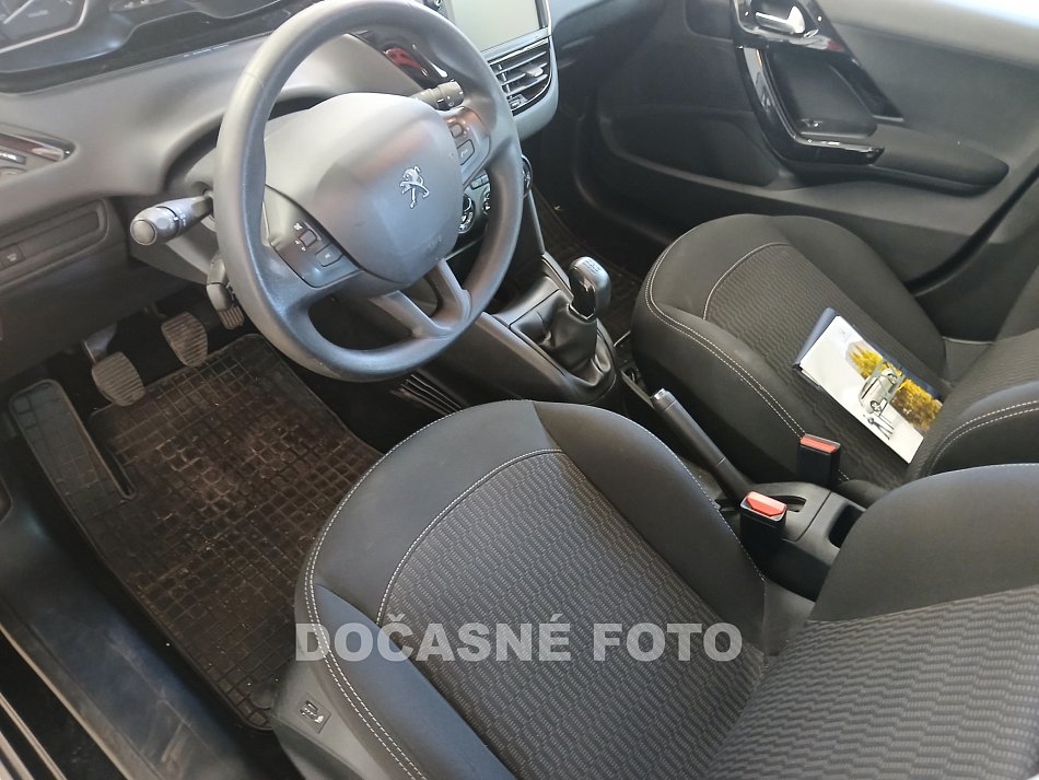 Peugeot 208 1.2i 