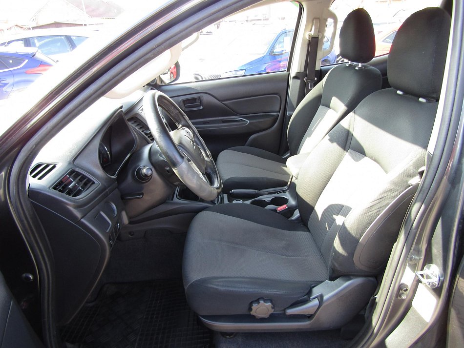 Mitsubishi L200 2.3 Di-D  4x4