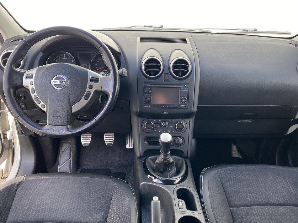 Nissan Qashqai 2.0  +2