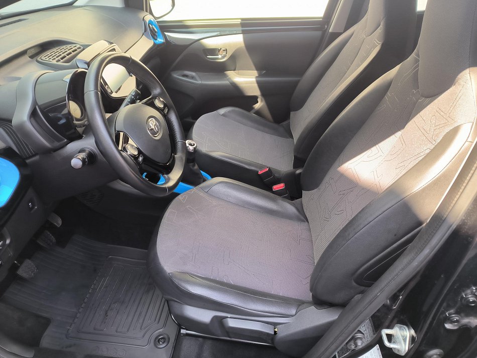 Toyota Aygo 1.0i 