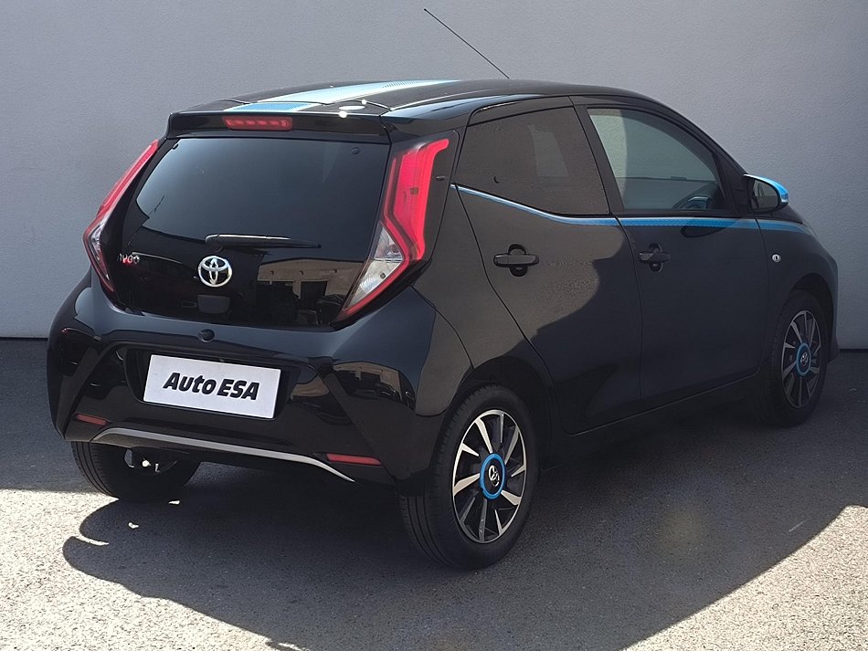 Toyota Aygo 1.0i 