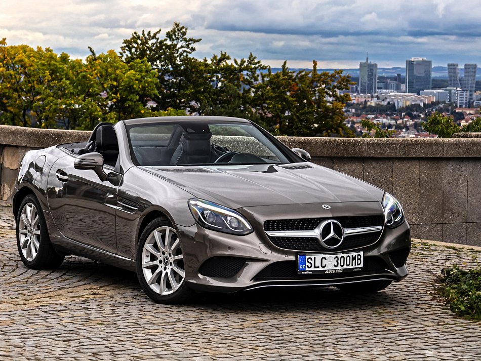 Mercedes-Benz SLC 2.0  SLC 300