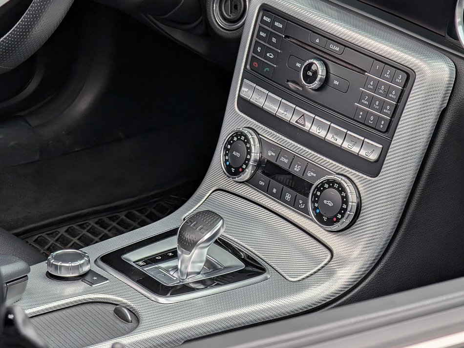 Mercedes-Benz SLC 2.0  SLC 300