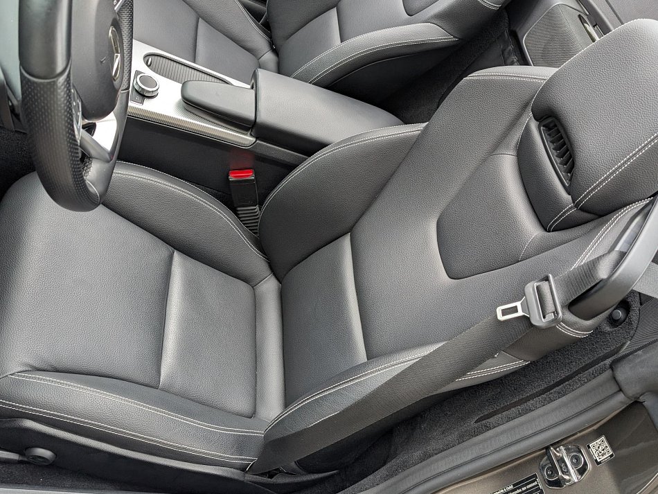 Mercedes-Benz SLC 2.0  SLC 300
