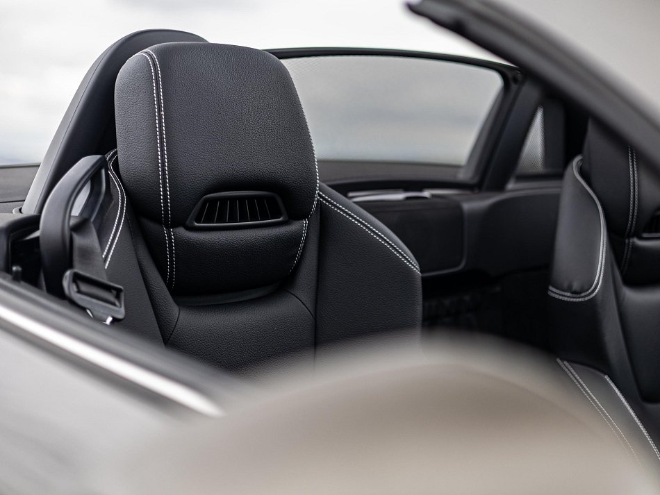 Mercedes-Benz SLC 2.0  SLC 300