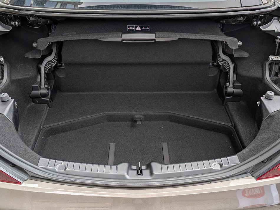 Mercedes-Benz SLC 2.0  SLC 300