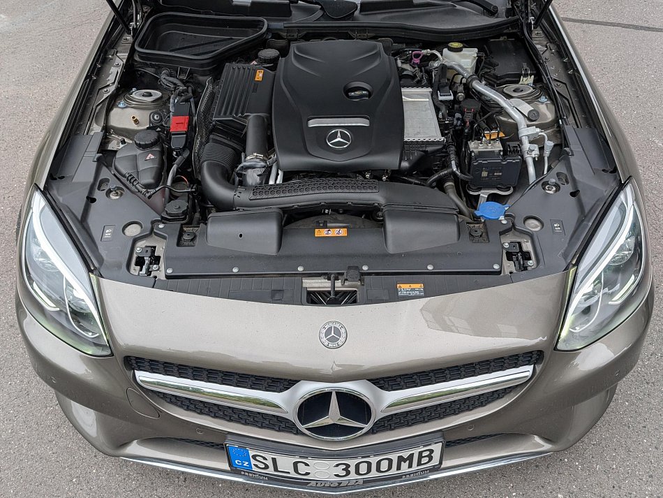 Mercedes-Benz SLC 2.0  SLC 300