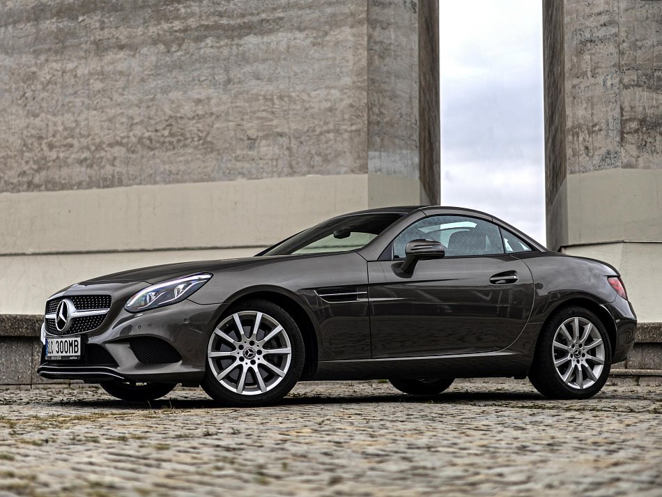 Mercedes-Benz SLC 2.0  SLC 300