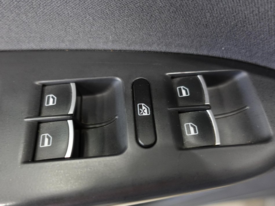 Volkswagen Touran 2.0 TDi 