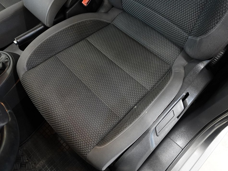 Volkswagen Touran 2.0 TDi 