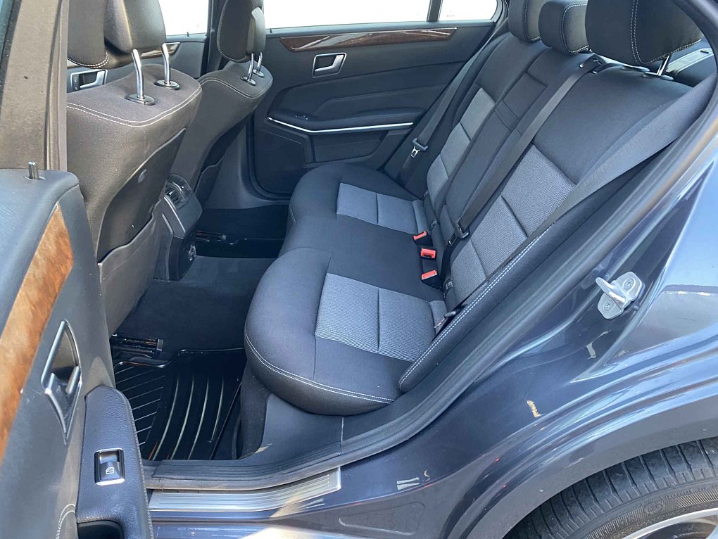 Mercedes-Benz Třída E 2.0i  E200