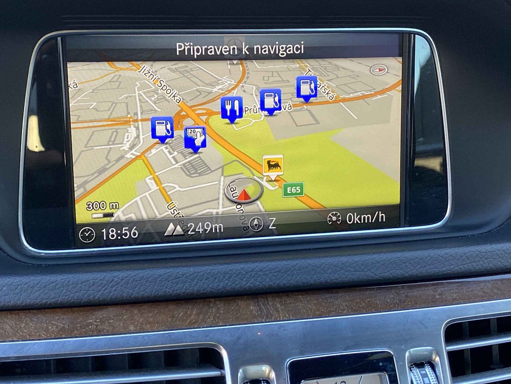 Mercedes-Benz Třída E 2.0i  E200