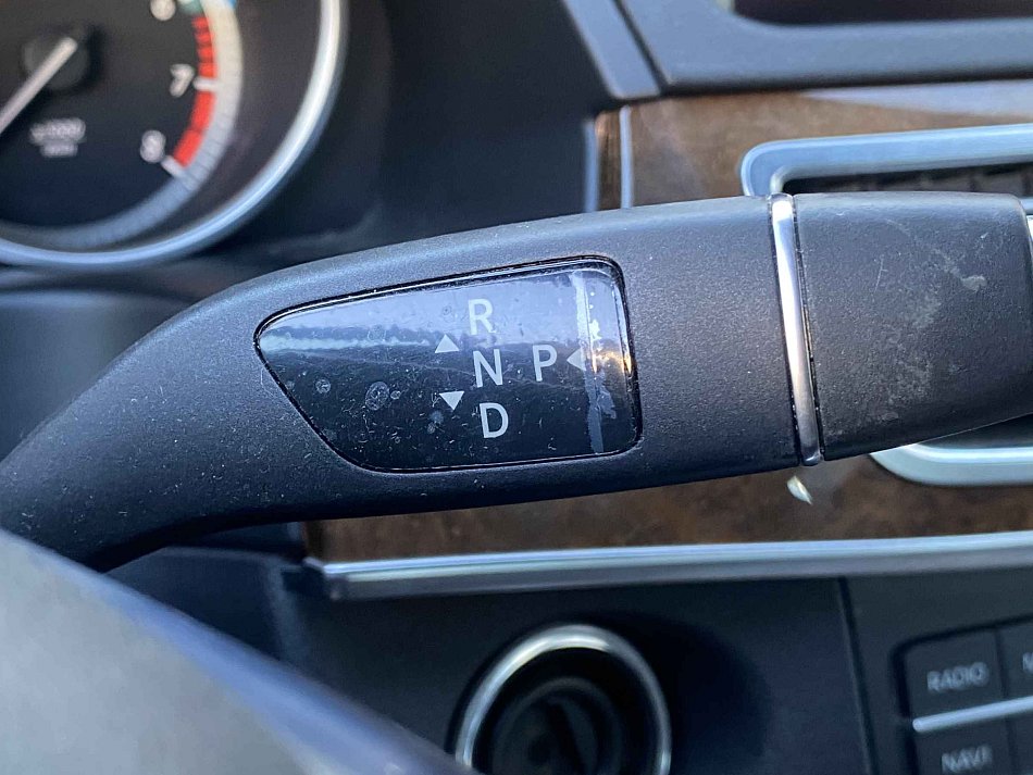 Mercedes-Benz Třída E 2.0i  E200