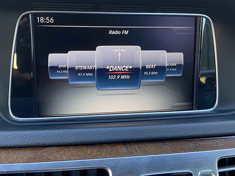 Mercedes-Benz Třída E 2.0i  E200