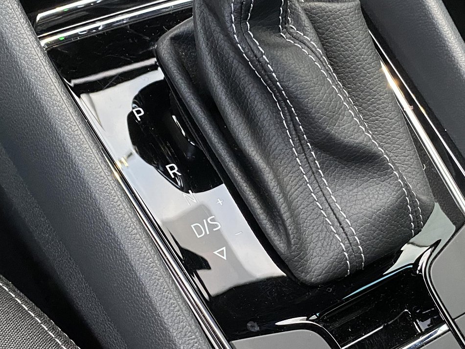 Škoda Karoq 1.5 TSi SportLine