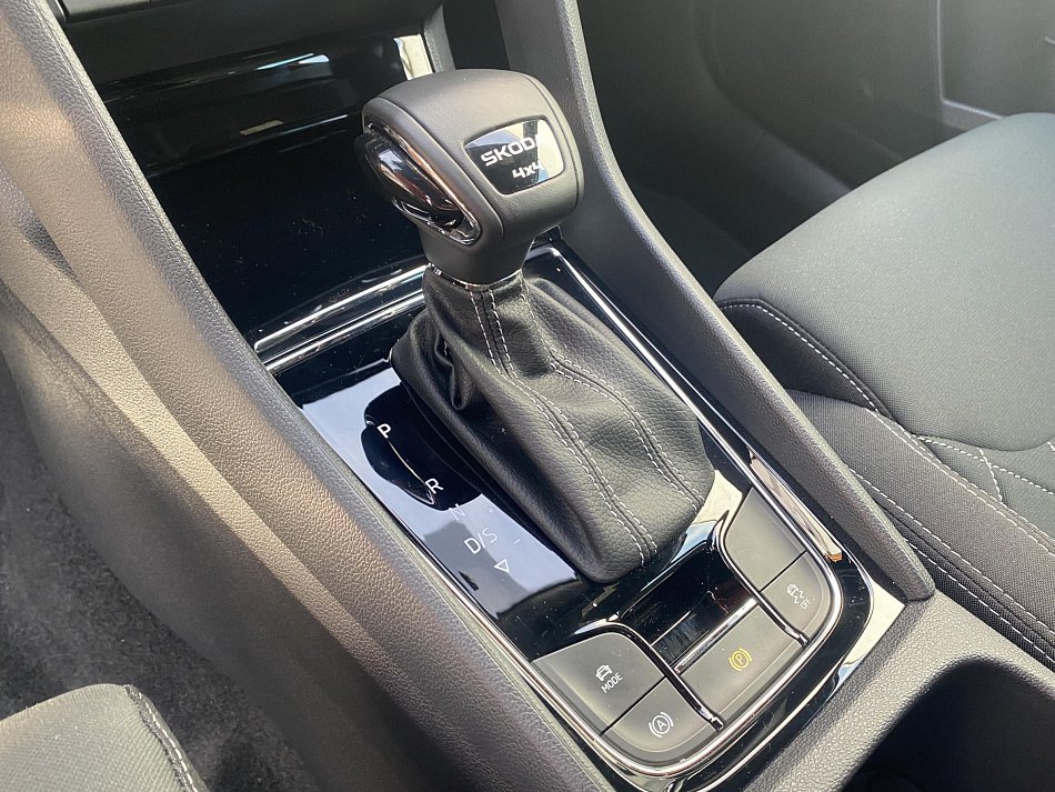Škoda Karoq 2.0 TSi SportLine 4X4