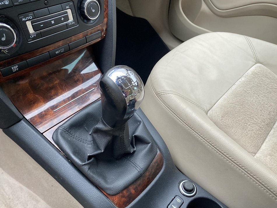 Škoda Octavia II 2.0 TDi Elegance