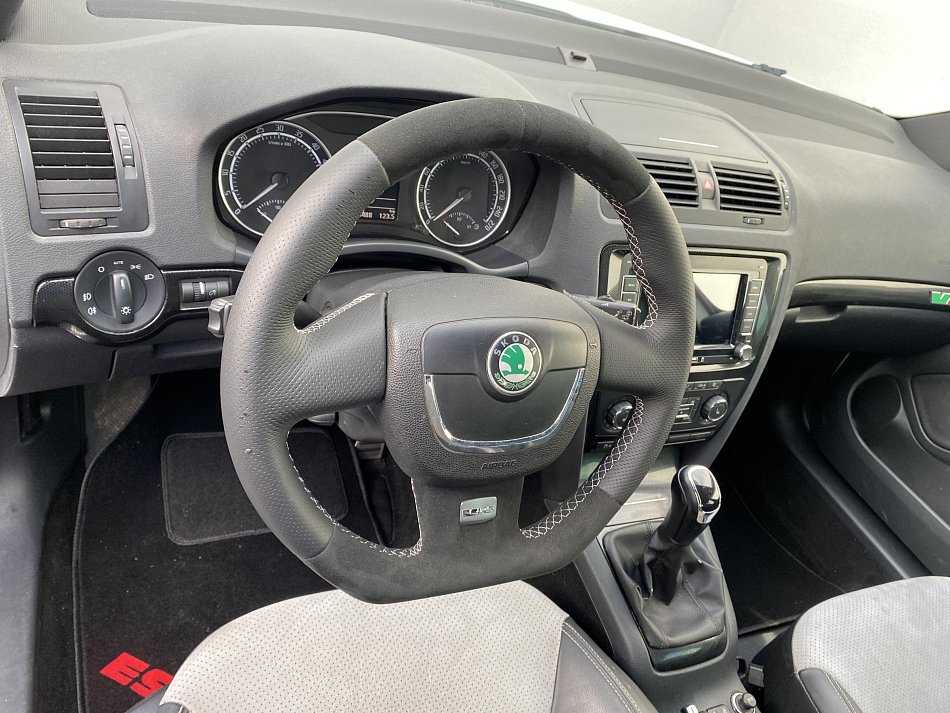 Škoda Octavia II 2.0 TDi RS