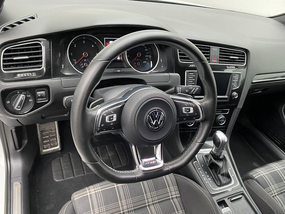 Volkswagen Golf 2.0 TDi GTD