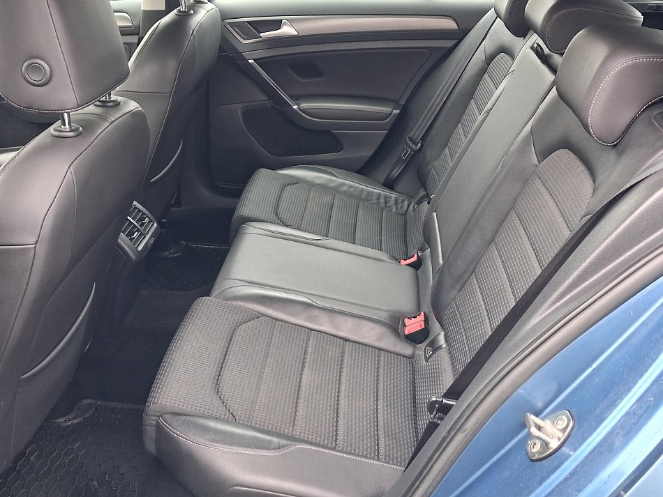 Volkswagen Golf 1.2TSI 