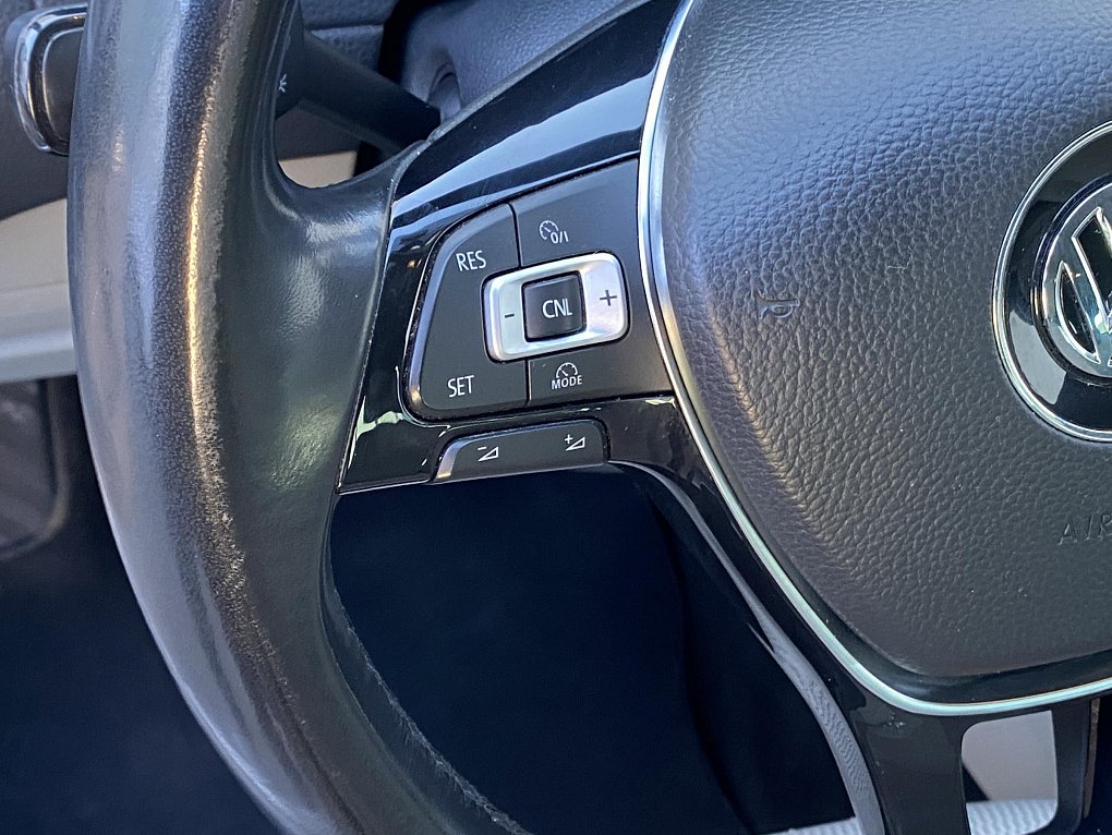 Volkswagen Golf 2.0 TDi 