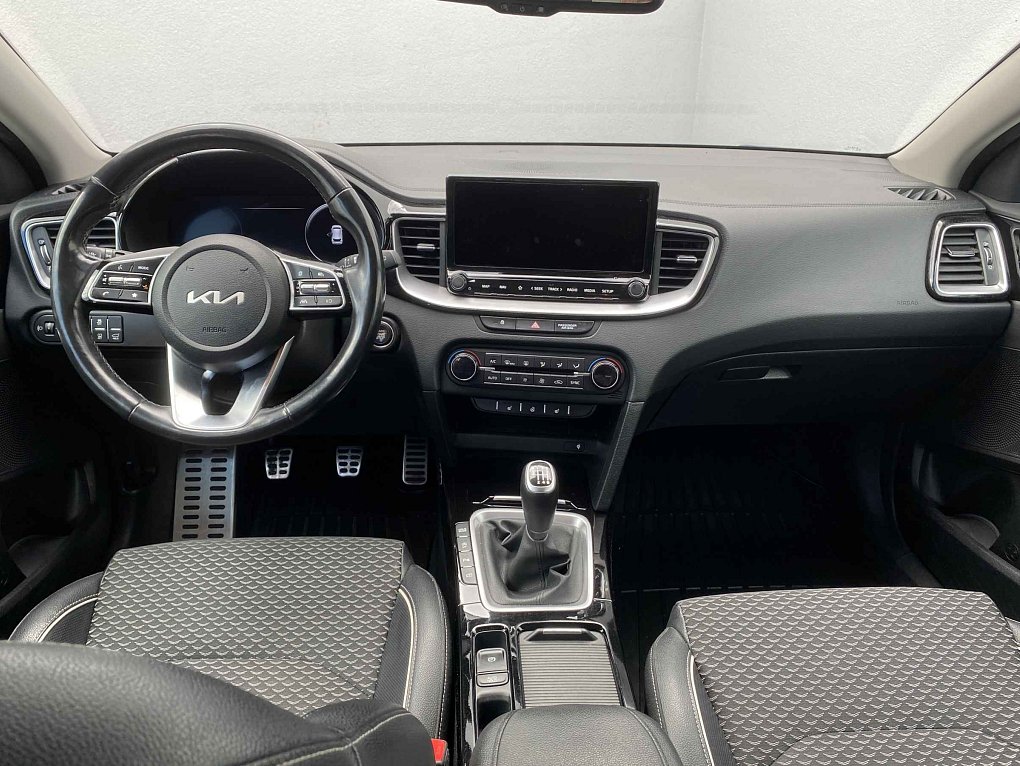 Kia Ceed 1.6 CRDi TOP