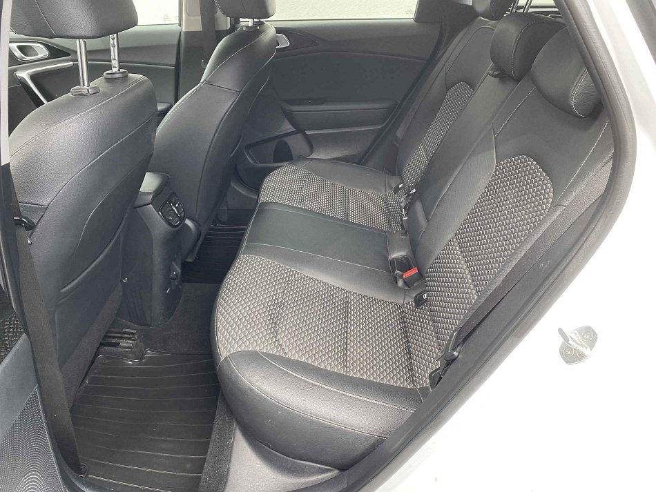 Kia Ceed 1.6 CRDi TOP