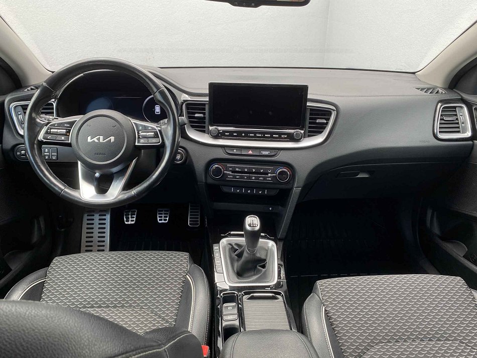 Kia Ceed 1.6 CRDi TOP