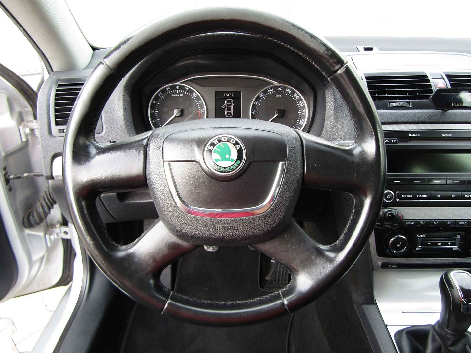 Škoda Octavia II 1.6 TDi Elegance