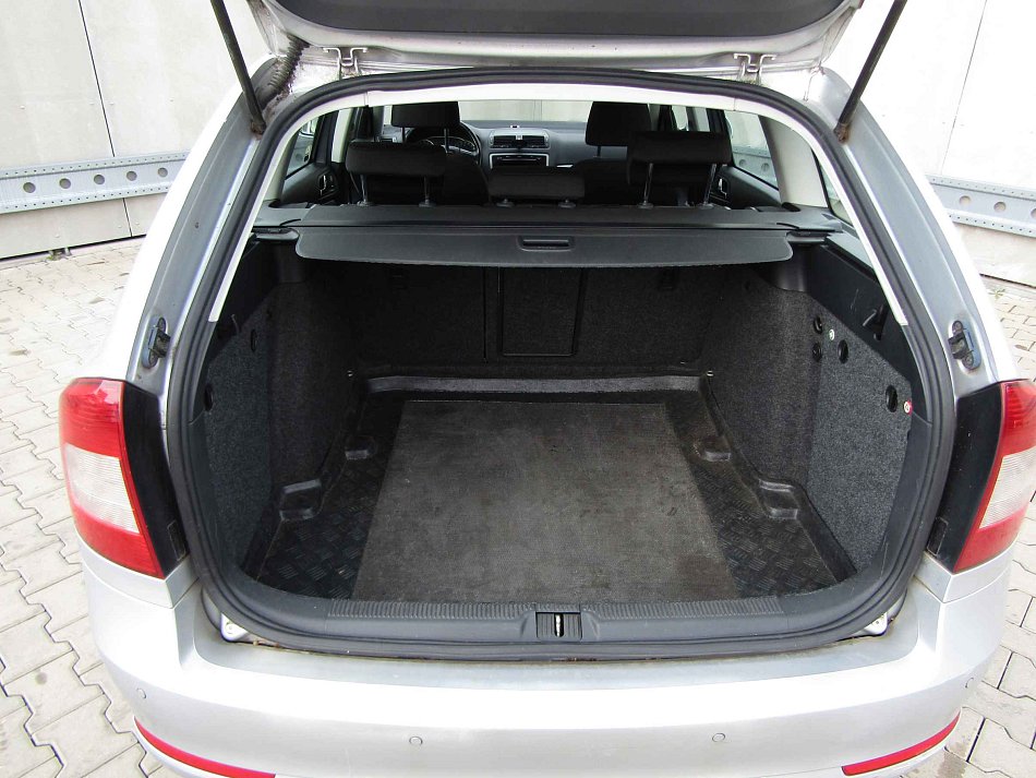 Škoda Octavia II 1.6 TDi Elegance